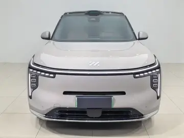 2026 IM Motors (Zhiji) LS8 с пробегом 13 000 км