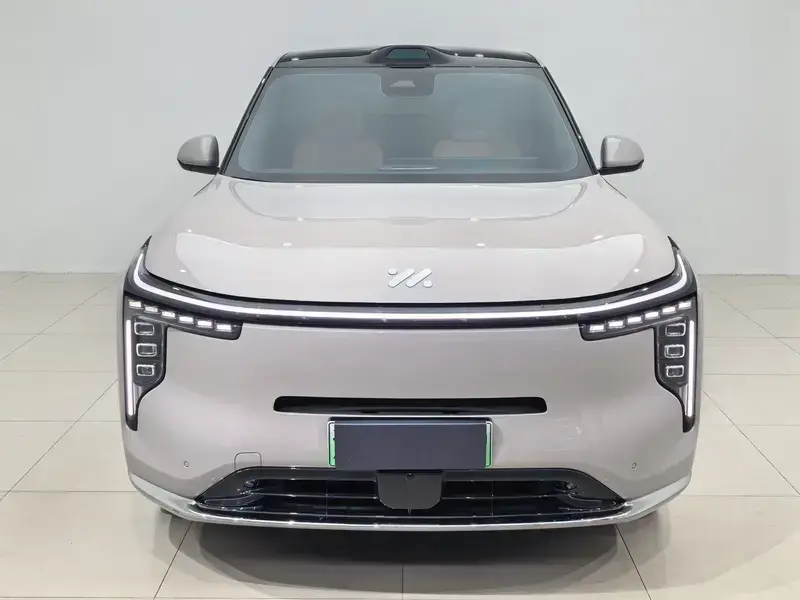 2026 IM Motors (Zhiji) LS8 с пробегом 13 000 км