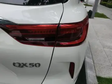 2020 Infiniti QX50 с пробегом 102 000 км