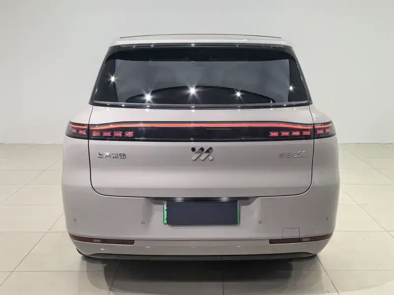 2026 IM Motors (Zhiji) LS8 с пробегом 13 000 км