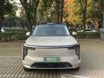 2026 IM Motors (Zhiji) LS8 с пробегом 9 000 км