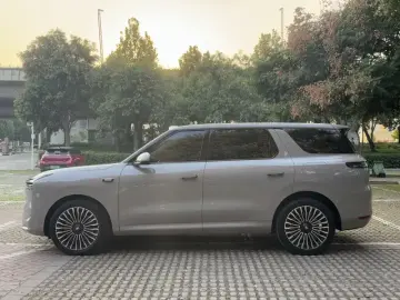 2026 IM Motors (Zhiji) LS8 с пробегом 9 000 км