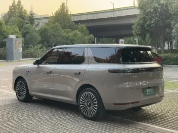 2026 IM Motors (Zhiji) LS8 с пробегом 9 000 км