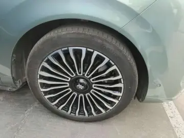 2026 IM Motors (Zhiji) LS8 с пробегом 8 500 км