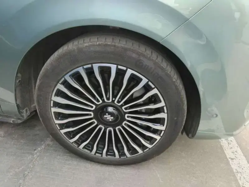 2026 IM Motors (Zhiji) LS8 с пробегом 8 500 км
