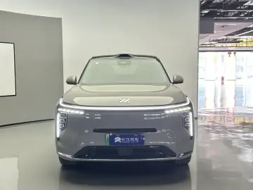 2026 IM Motors (Zhiji) LS8 с пробегом 10 000 км