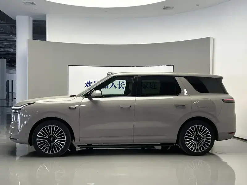 2026 IM Motors (Zhiji) LS8 с пробегом 10 000 км