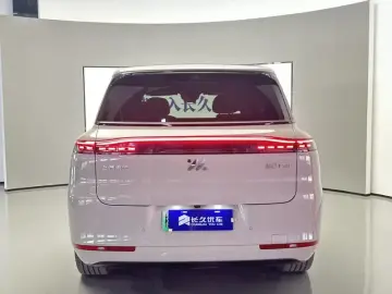 2026 IM Motors (Zhiji) LS8 с пробегом 10 000 км