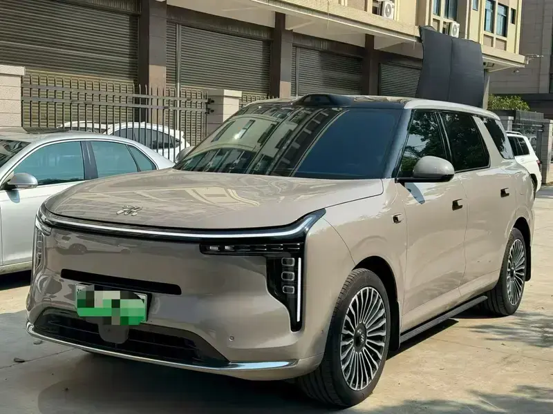 2026 IM Motors (Zhiji) LS8 с пробегом 10 000 км