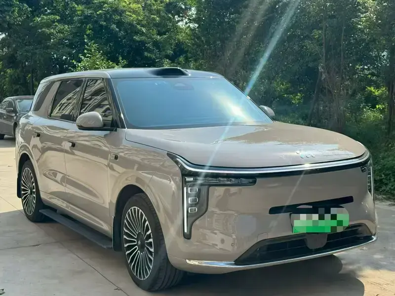2026 IM Motors (Zhiji) LS8 с пробегом 10 000 км