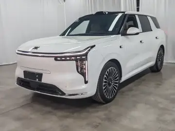 2026 IM Motors (Zhiji) LS8 с пробегом 100 км