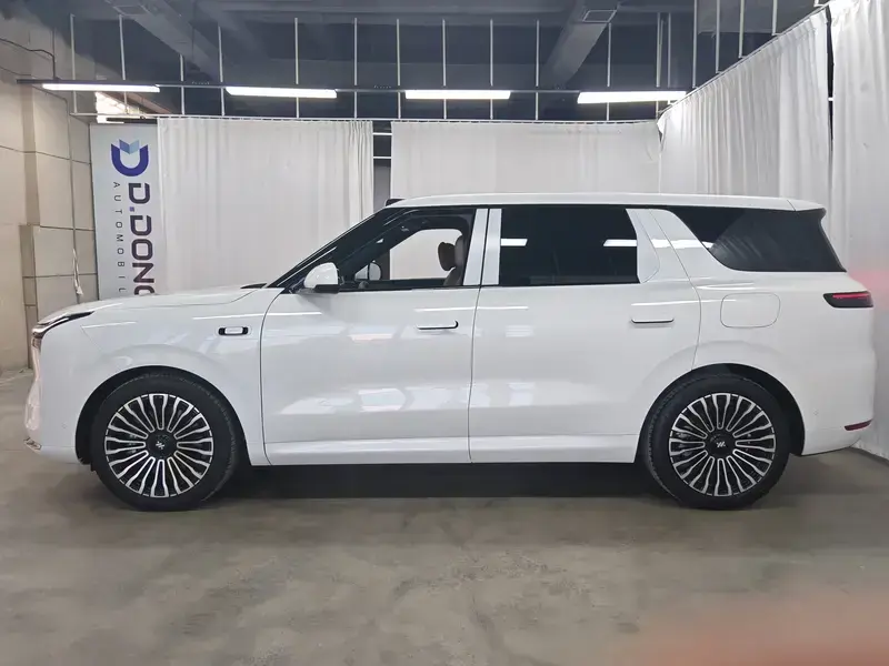 2026 IM Motors (Zhiji) LS8 с пробегом 100 км