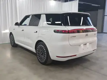 2026 IM Motors (Zhiji) LS8 с пробегом 100 км