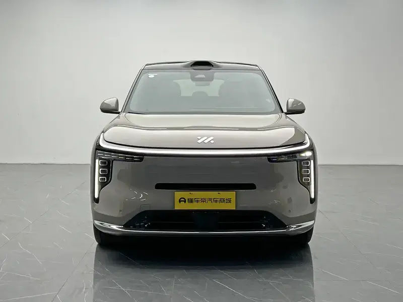 2026 IM Motors (Zhiji) LS8 с пробегом 2 600 км