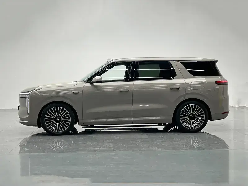 2026 IM Motors (Zhiji) LS8 с пробегом 2 600 км
