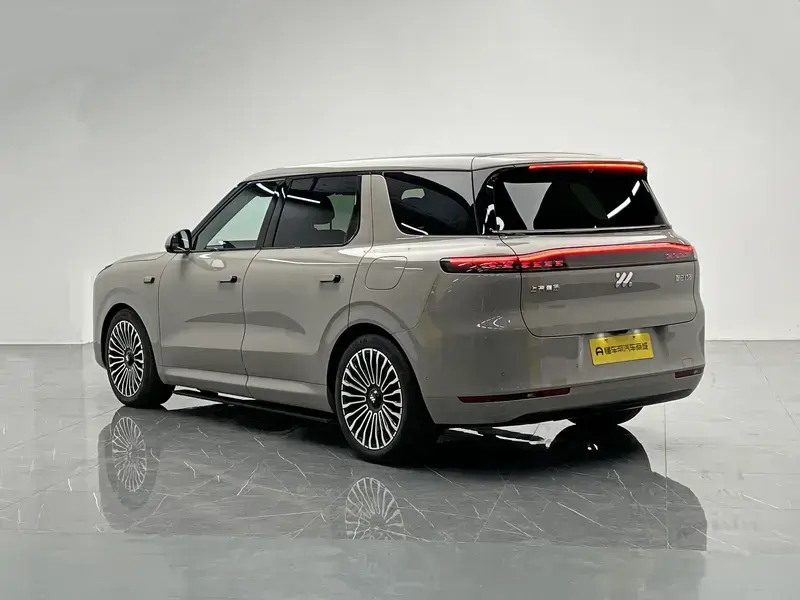 2026 IM Motors (Zhiji) LS8 с пробегом 2 600 км