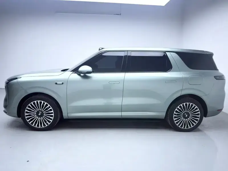 2026 IM Motors (Zhiji) LS8 с пробегом 8 300 км
