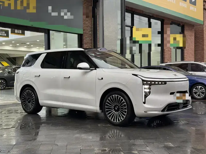 2026 IM Motors (Zhiji) LS8 с пробегом 4 000 км