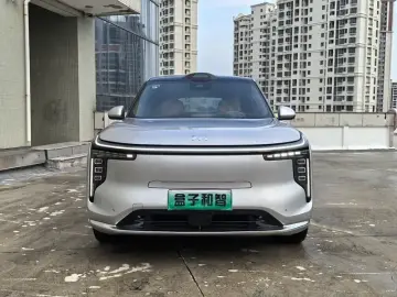 2026 IM Motors (Zhiji) LS8 с пробегом 8 000 км