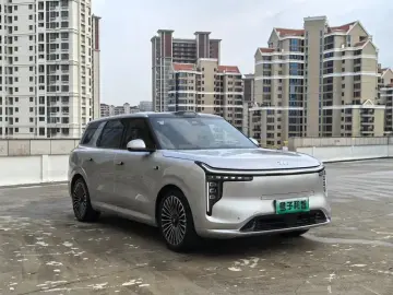 2026 IM Motors (Zhiji) LS8 с пробегом 8 000 км
