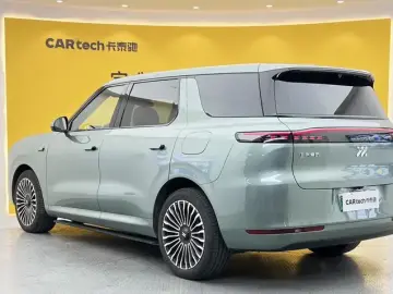 2026 IM Motors (Zhiji) LS8 с пробегом 9 000 км