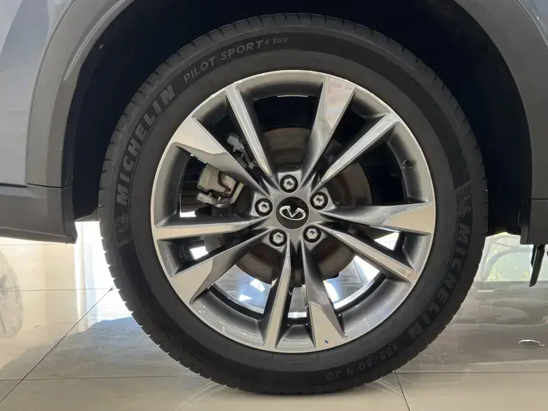 2022 Infiniti QX60 с пробегом 85 800 км