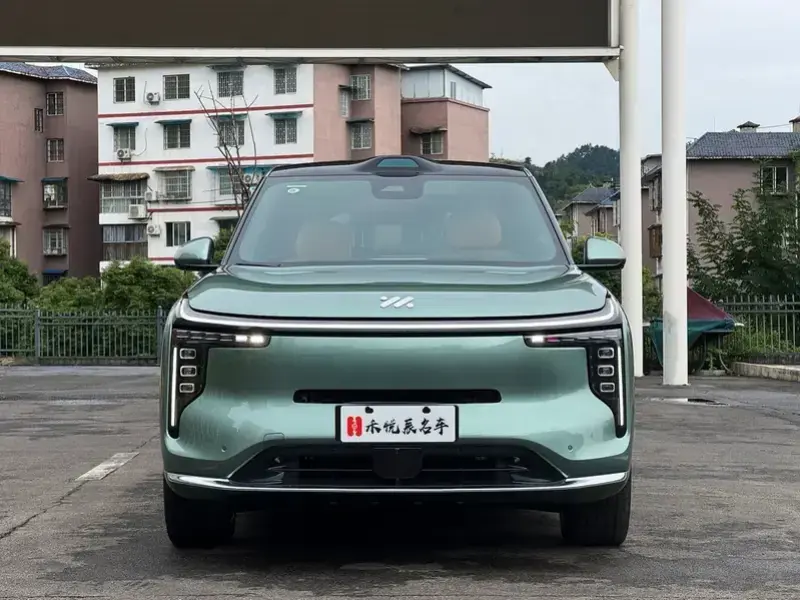 2026 IM Motors (Zhiji) LS8 с пробегом 6 000 км