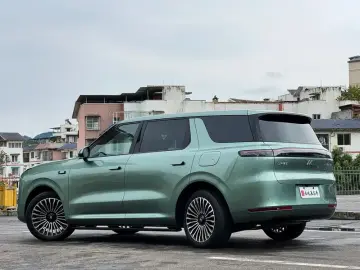 2026 IM Motors (Zhiji) LS8 с пробегом 6 000 км