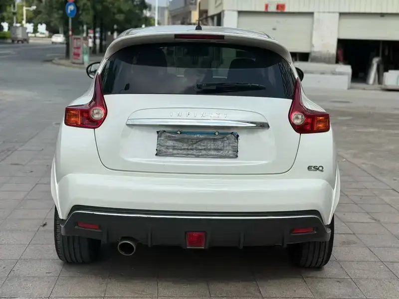 2014 Infiniti ESQ с пробегом 130 000 км