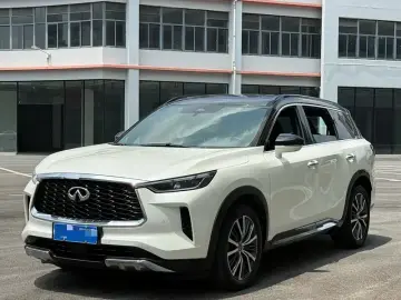 2022 Infiniti QX60 с пробегом 62 000 км