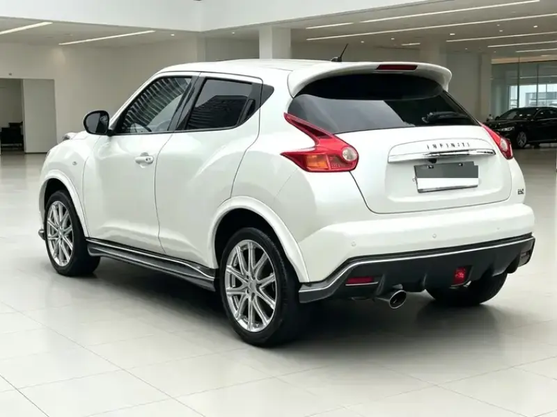 2014 Infiniti ESQ с пробегом 51 000 км