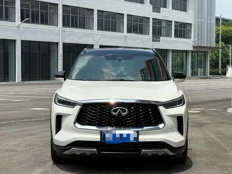 2022 Infiniti QX60 с пробегом 62 000 км