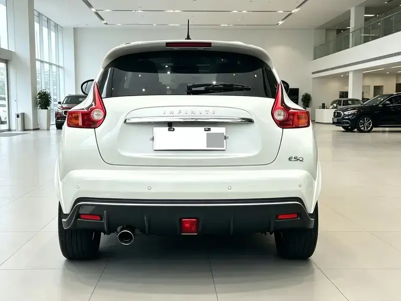 2014 Infiniti ESQ с пробегом 51 000 км