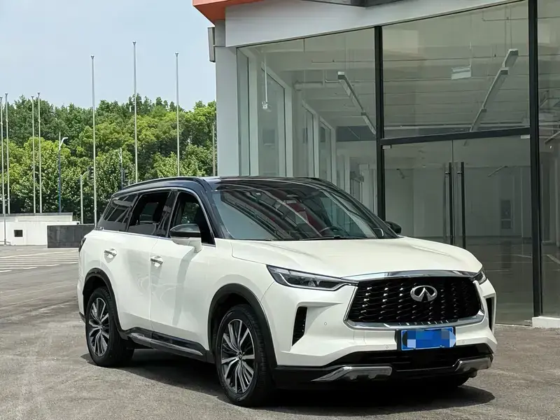 2022 Infiniti QX60 с пробегом 62 000 км