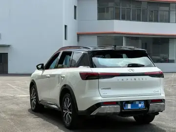 2022 Infiniti QX60 с пробегом 62 000 км