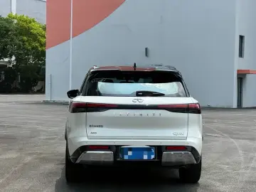 2022 Infiniti QX60 с пробегом 62 000 км