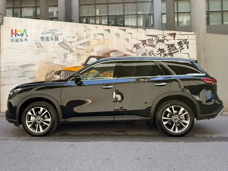 2024 Infiniti QX60 с пробегом 200 км
