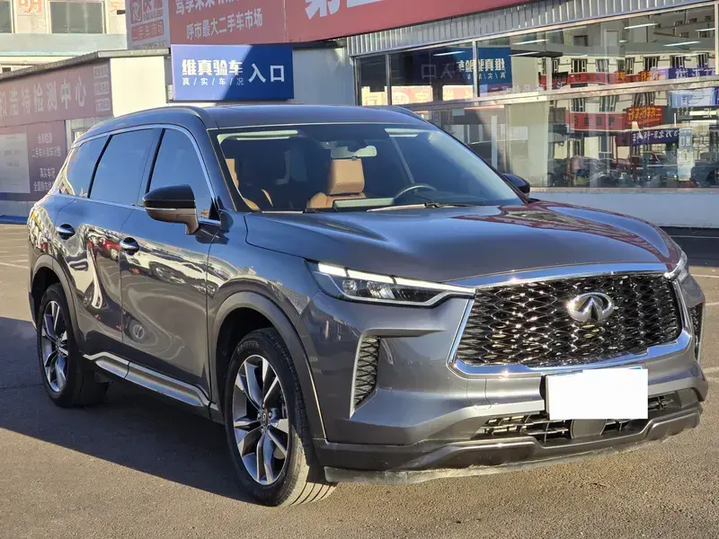2024 Infiniti QX60 с пробегом 50 000 км