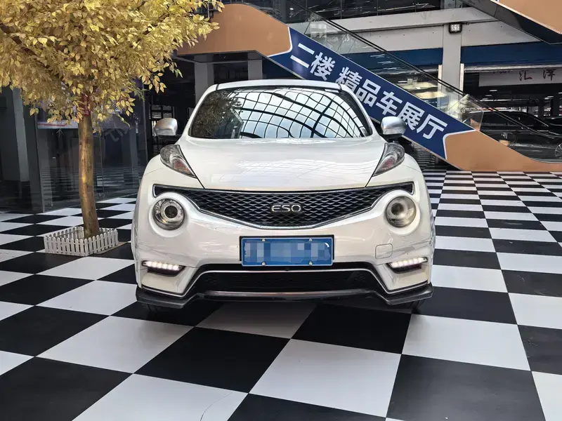 2014 Infiniti ESQ с пробегом 62 000 км