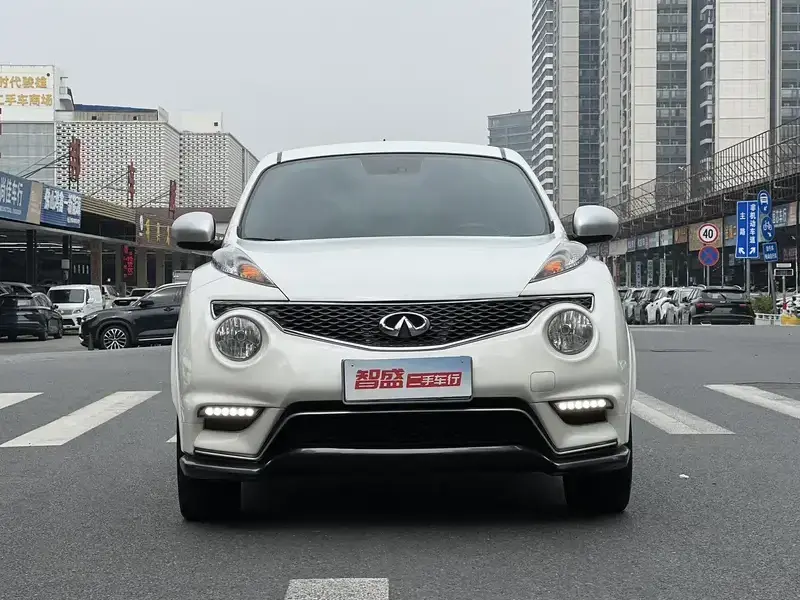 2014 Infiniti ESQ с пробегом 79 000 км