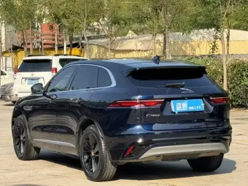 2021 Jaguar F-Pace с пробегом 30 000 км