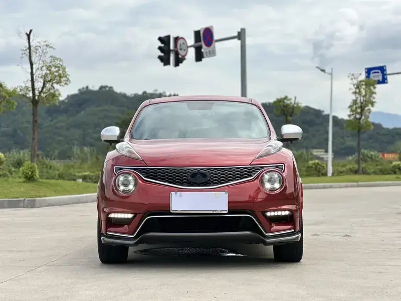 2014 Infiniti ESQ с пробегом 99 000 км