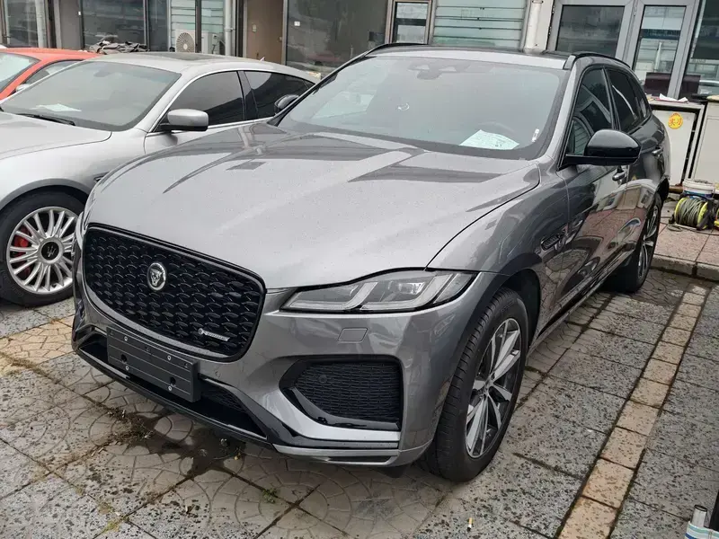 2024 Jaguar F-Pace с пробегом 6 000 км