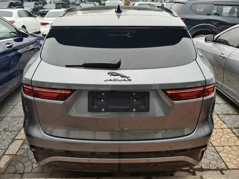 2024 Jaguar F-Pace с пробегом 6 000 км