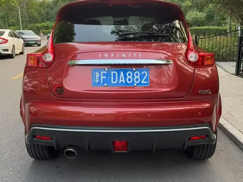2014 Infiniti ESQ с пробегом 48 400 км