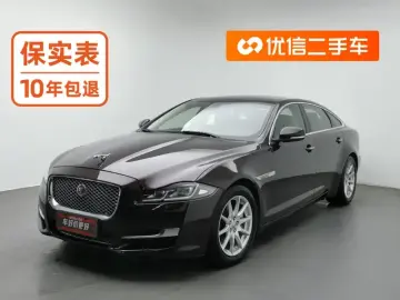 Jaguar XJ
