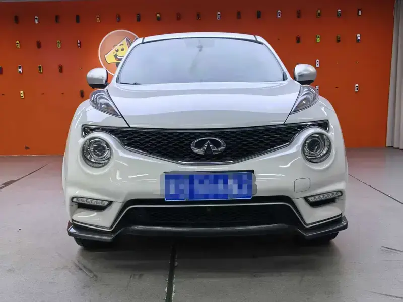2014 Infiniti ESQ с пробегом 50 000 км