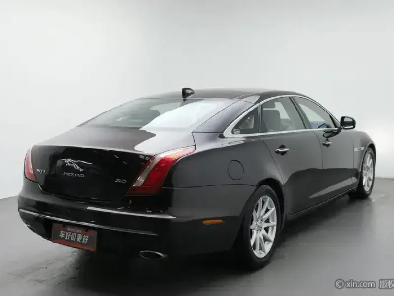 2016 Jaguar XJ с пробегом 135 900 км