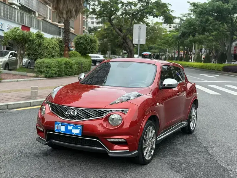 2014 Infiniti ESQ с пробегом 90 000 км
