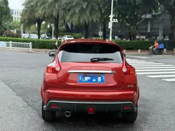 2014 Infiniti ESQ с пробегом 90 000 км